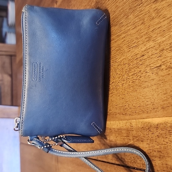 Coach Handbags - COACH BLUE WRISTLET VINTAGE
